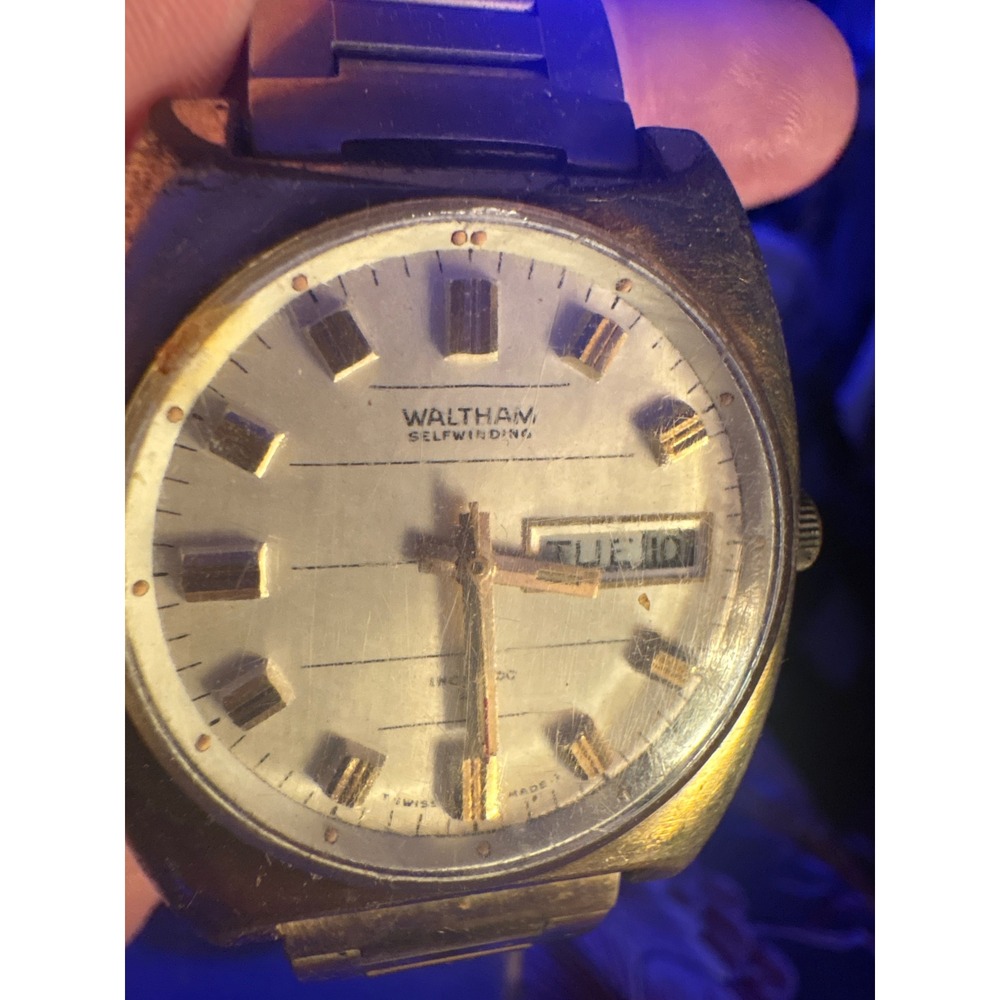 Vintage Waltham Selfwinding Automatic Watch Day Date Gold Tone Swiss Made Men